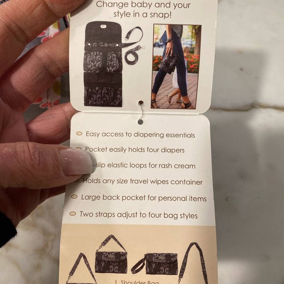 Lilly Bit - Picture 2 of 6